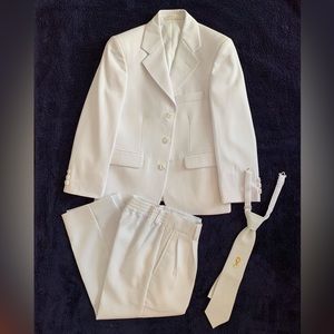 Boys suit, white